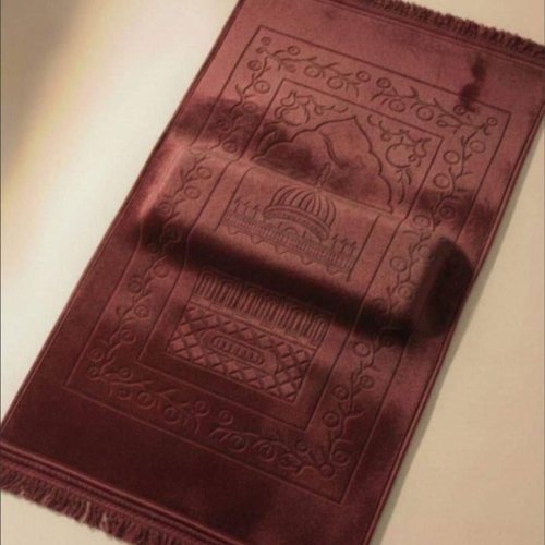 سجادة مريحة بطبقة اسفنج سميكةمع دعم اضافي